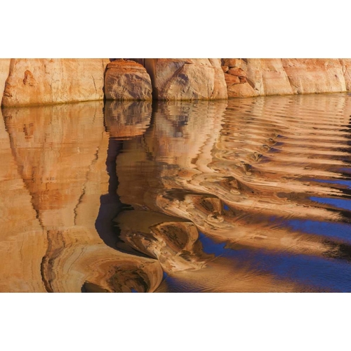 UT, Glen Canyon Boat wake reflects cliff
